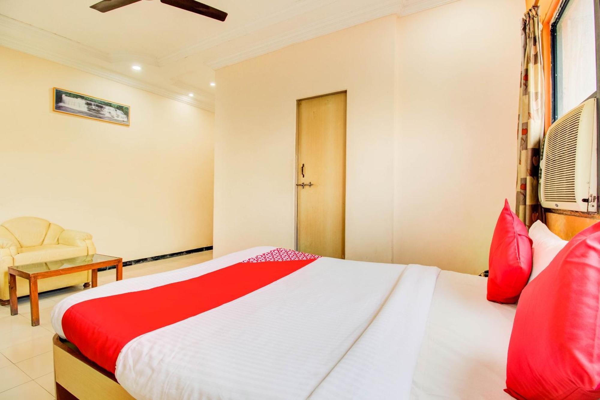 Hotel O Sri Jai Palace Nászik Kültér fotó